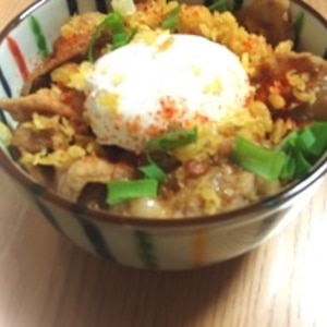 天かすサクサクッ　生姜焼きと卵の丼♬